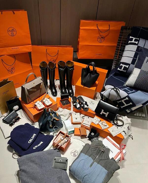 黔南三都县回收奢侈品鞋服.jpg